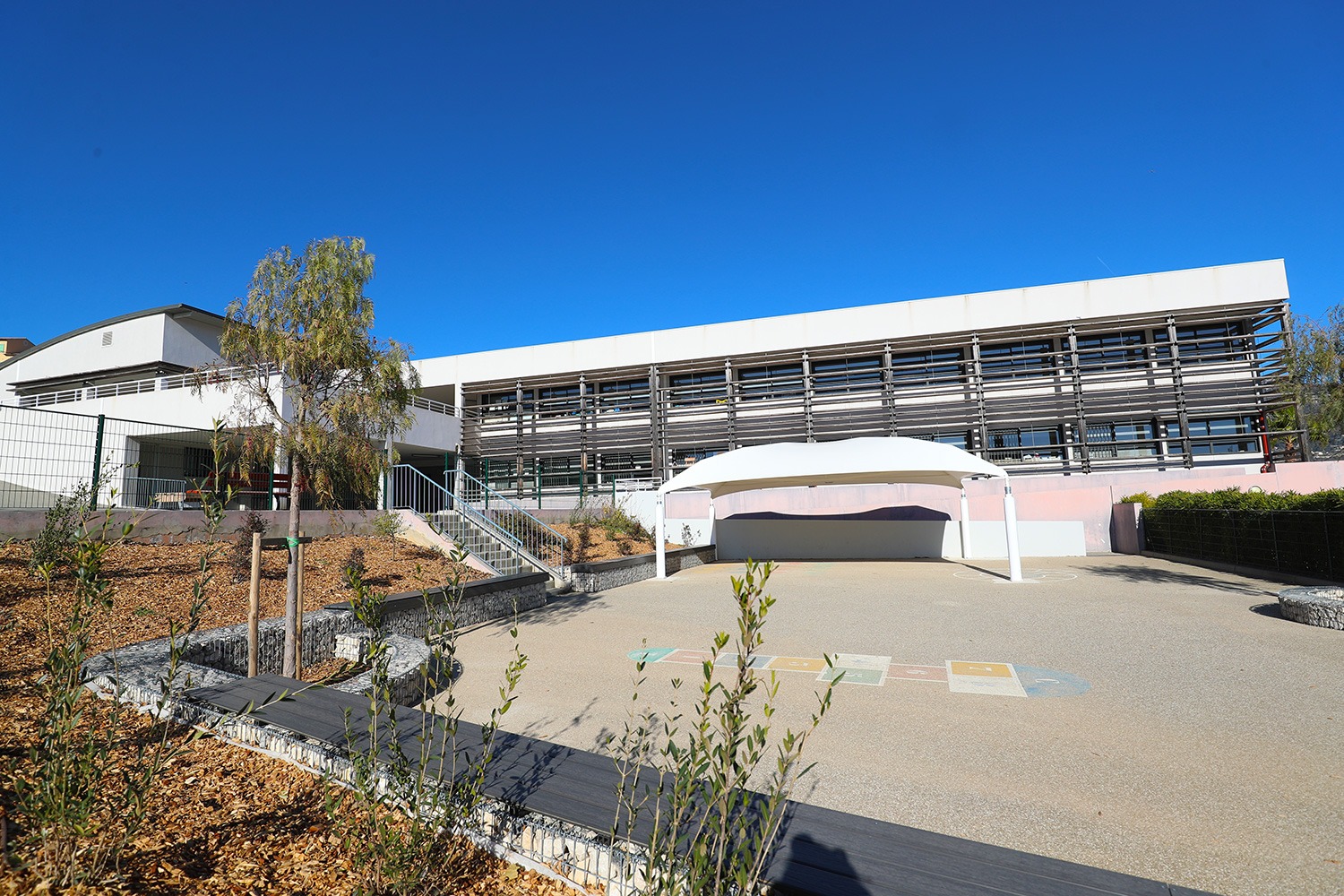 École élémentaire Olivier Debré Guillonnet à Carros