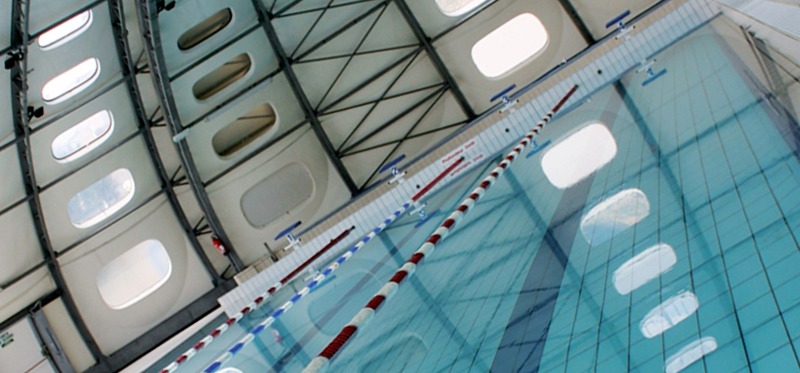 Piscine municipale tournesol de Carros, bassin de 25 mètres sous coupole, labellisée Patrimoine du XXe siècle