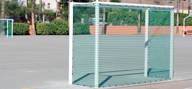 Stade d'athlétisme de Carros, place du Saut du Loup — athlétisme, basket, handball et volley en accès libre